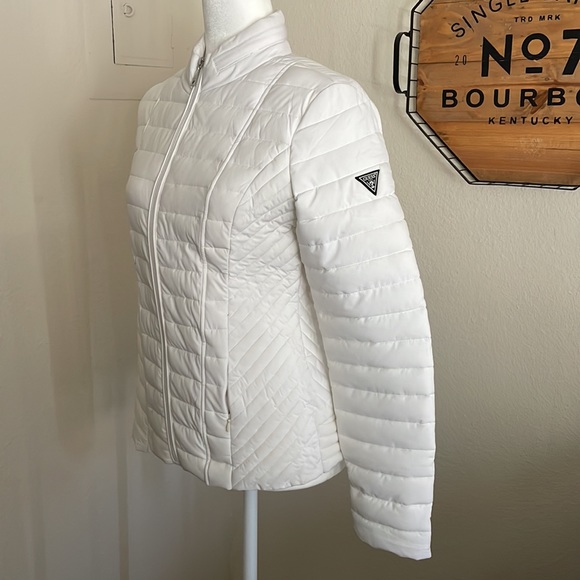 Guess White Puffer Jacket - Picture 4 of 10